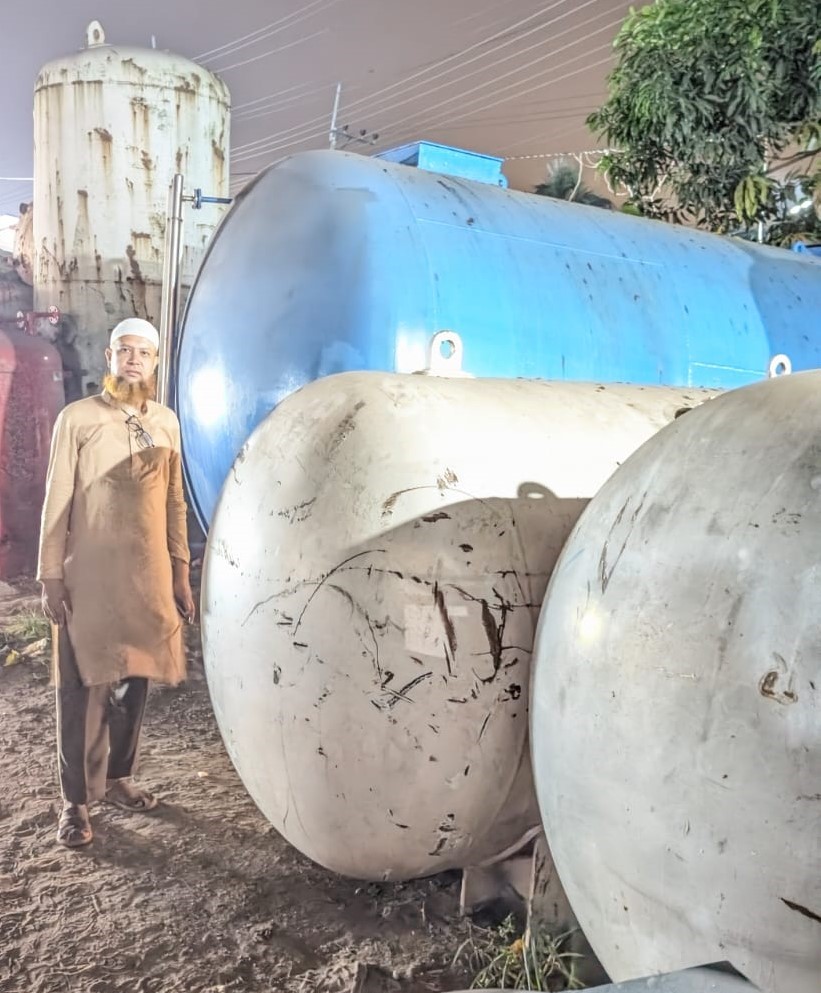 Air Compressor Tank 5000, 10000, 35000 ltr. Its specially Ship tank for your Industrial demand.